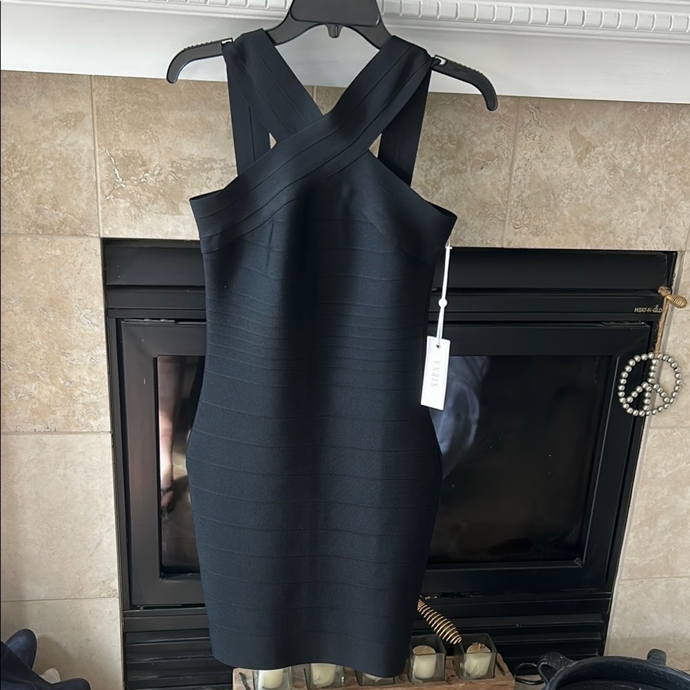 Strapless Black Bodycon Dress with Cross-Back Straps